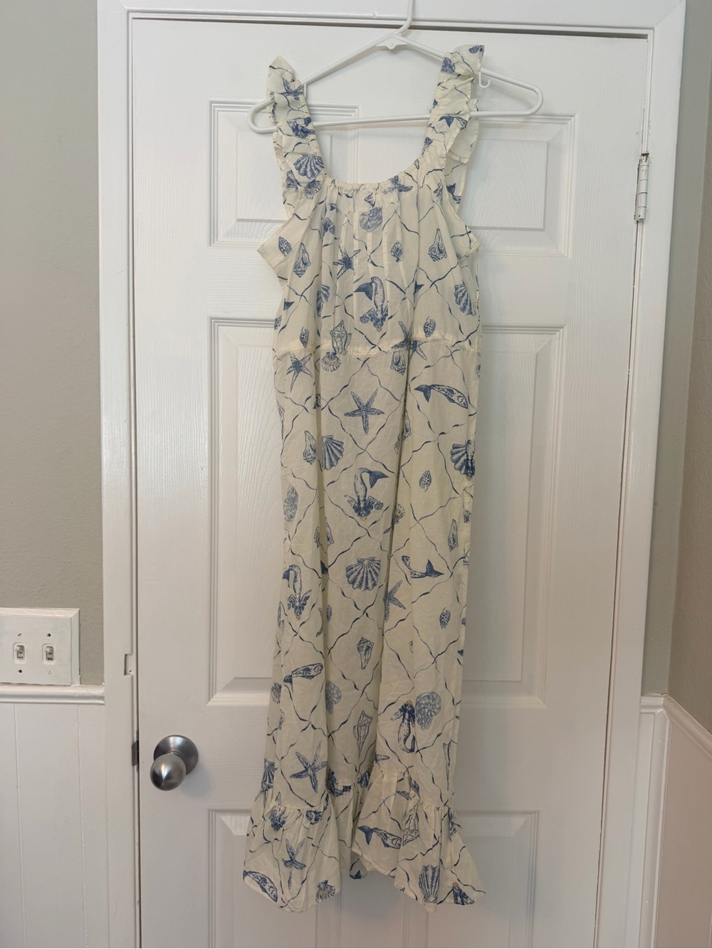 Kimchi Blue by Urban Outfitters Cream Maxi Sundress with Blue Seashell Print - Picture 2 of 8